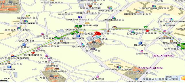 장승배기역 1번출구로 나와서 우리은행건물 뒷편에 영도시장이 위치하고 있습니다.