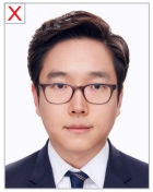 안경테 등으로 눈,눈동자를 가린 사진 사용불가
