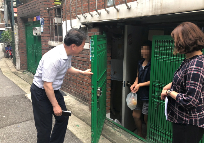 12-1. 반찬전달.jpg