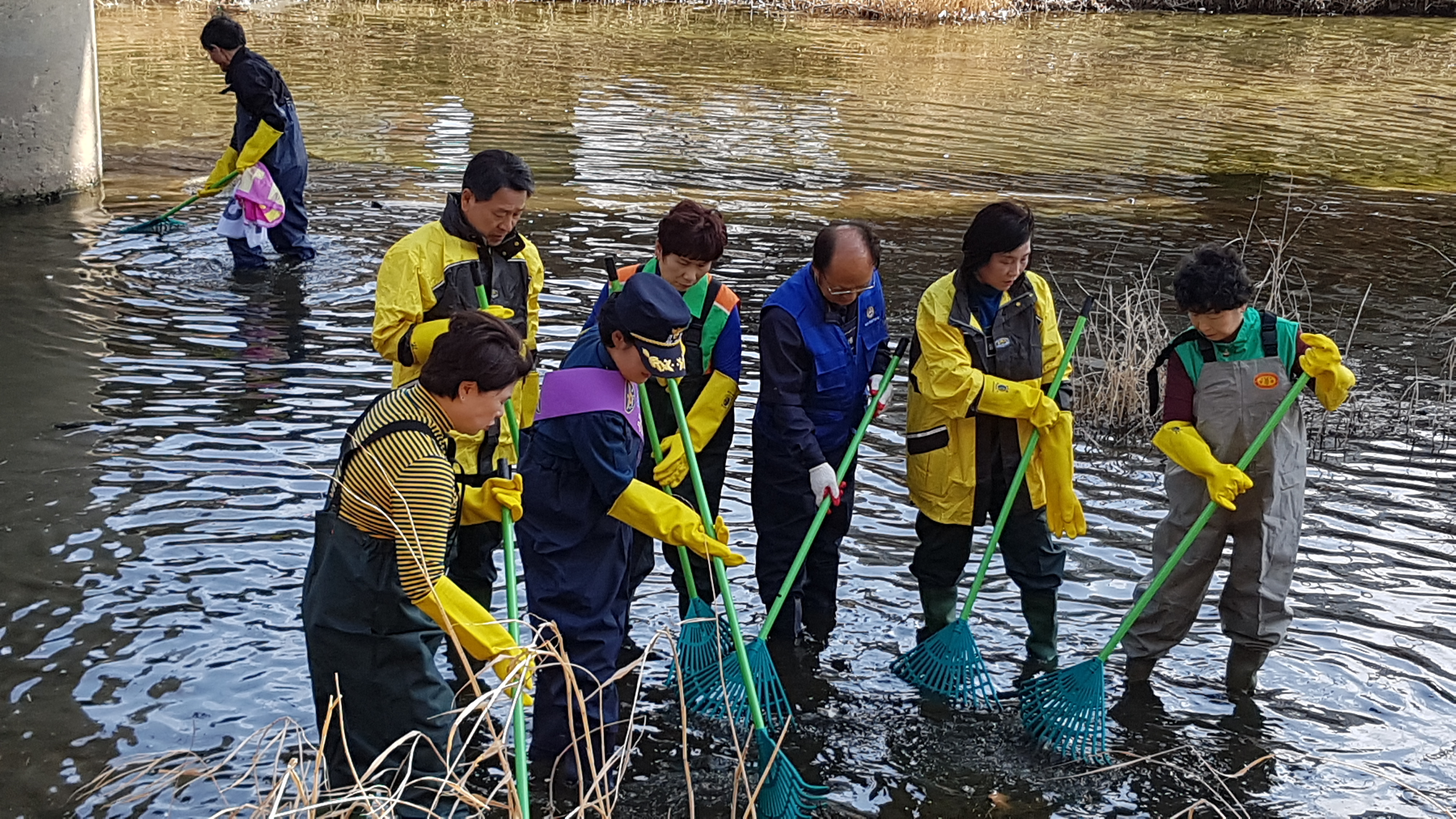 10-1. 주민대청소.jpg