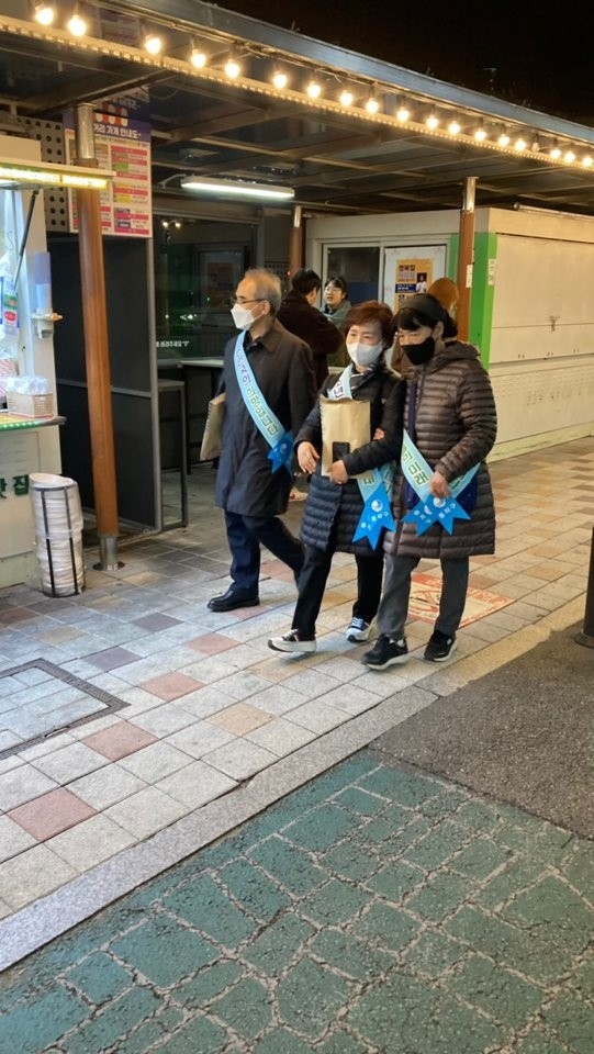 청소년지도자협의회 순찰사진3.jpg