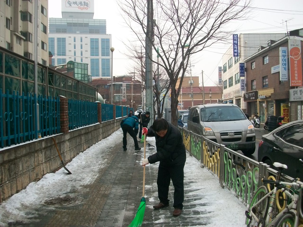 제설(1.12 동장님 참석) 017.jpg