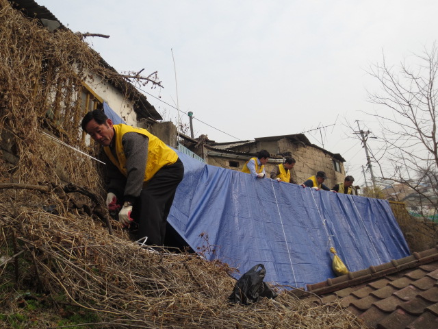 20130405 축대 청탑지 작업 (8).jpg