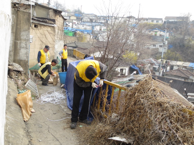 20130405 축대 청탑지 작업 (7).jpg