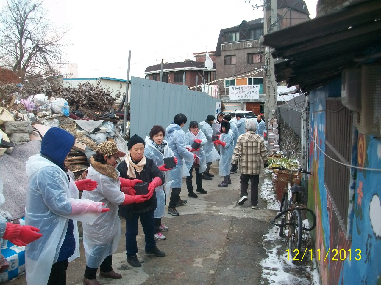 연탄나눔봉사 사진1.jpg