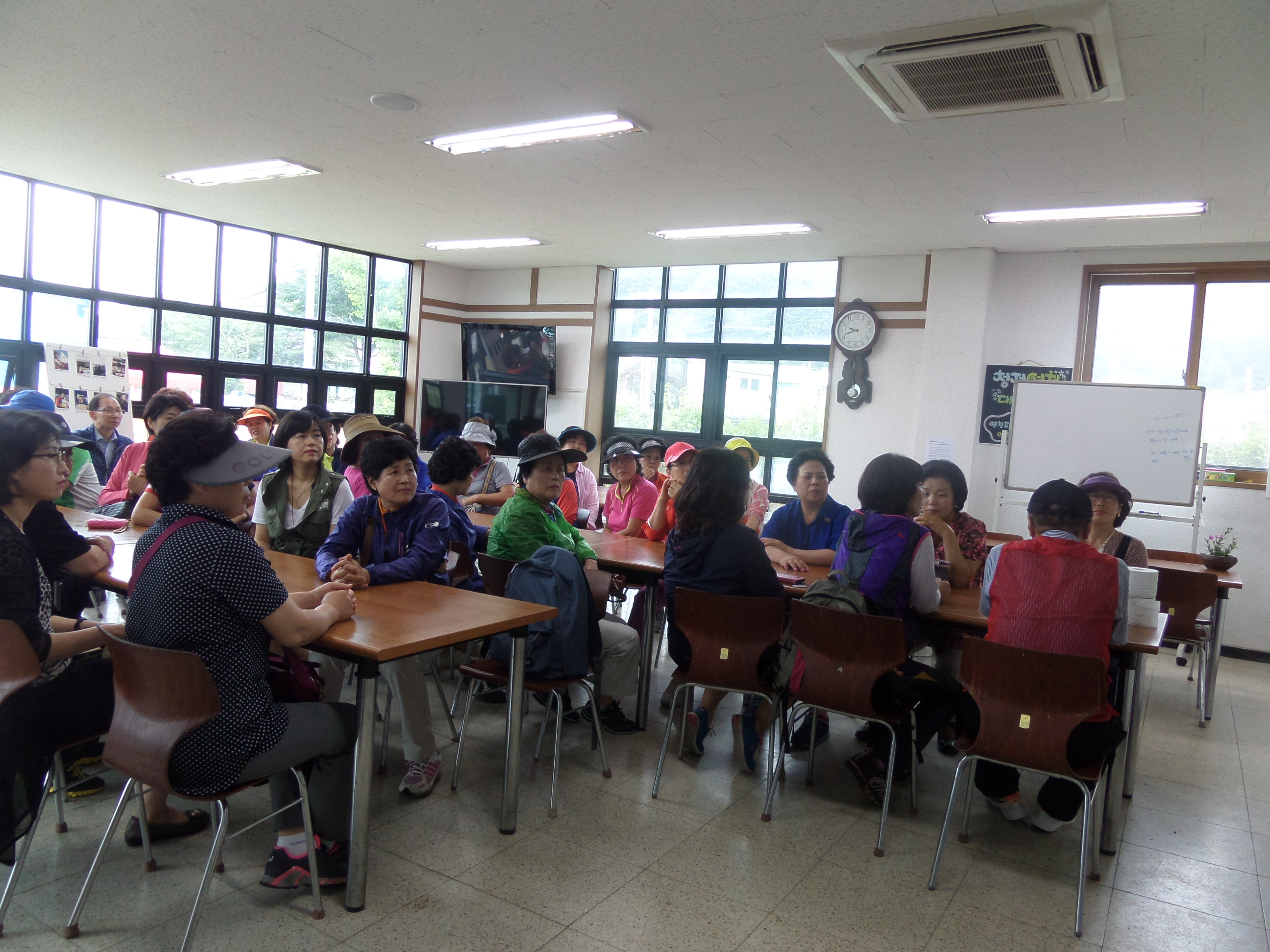 옥계마을 마을회관 상견례.JPG