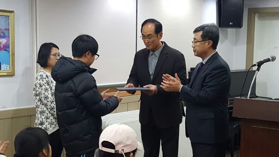 151210 장학금전달식1.jpg
